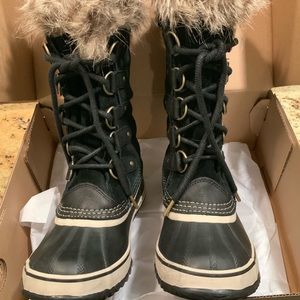Sorel Joan of Arctic nl2429-010 suede duck boot